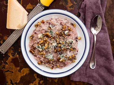 veneto-style-radicchio-risotto-with-walnuts-and-blue image