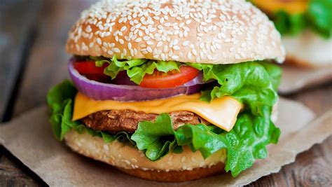 9-reasons-why-you-should-never-eat-a-cheeseburger image