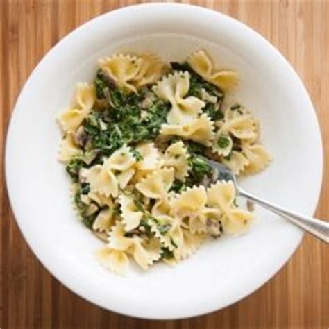 chicken-spinach-parmesan-bow-tie-pasta image