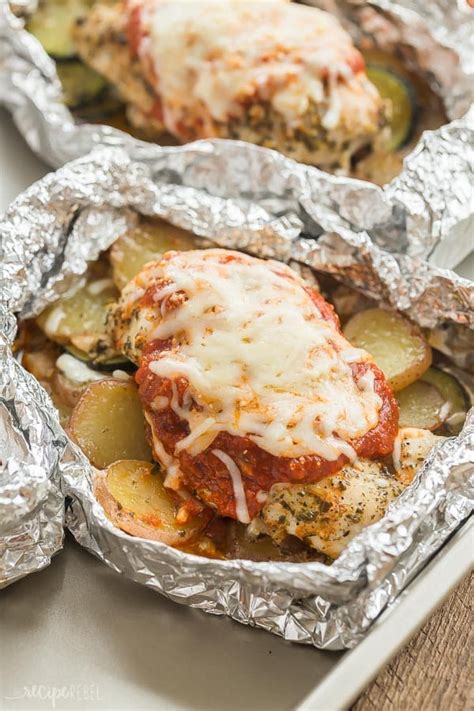 chicken-parmesan-foil-packets-with-veggies-the image