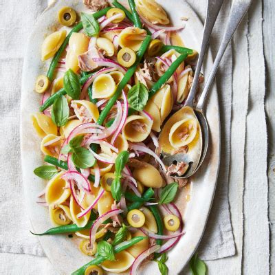 tuna-pasta-with-green-beans-lemon-olives image