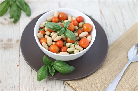 tomato-basil-white-bean-salad-recipe-runner image