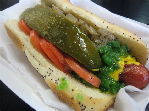 chicago-style-hot-dog-wikipedia image