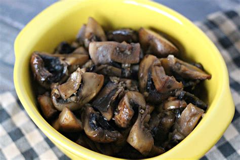 white-wine-and-garlic-sauteed-mushrooms-living-a image