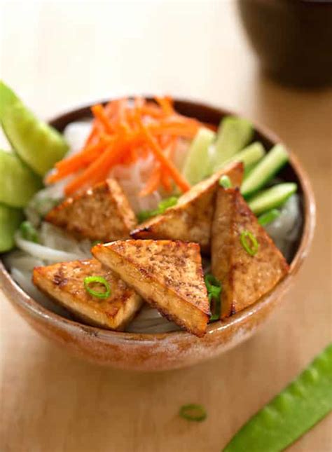 vegan-menu-cold-asian-noodles-teriyaki-tofu image