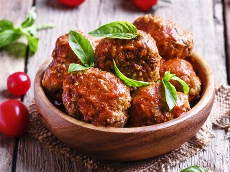 how-to-make-the-perfect-meatballs-according-to image