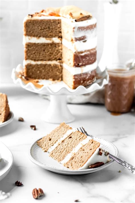maple-spice-cake-with-maple-frosting-baran-bakery image