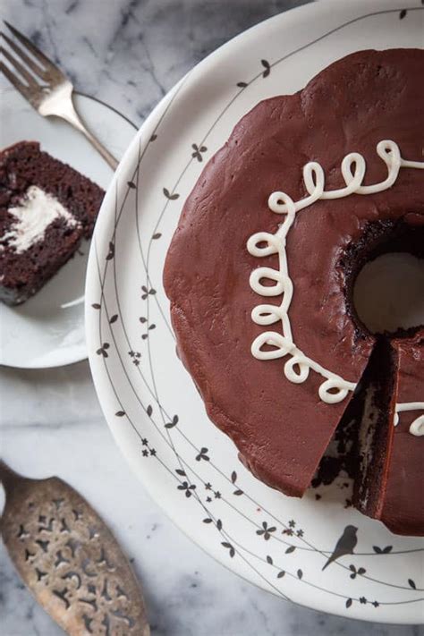 chocolate-marshmallow-cake-hostess-cupcake-eat image