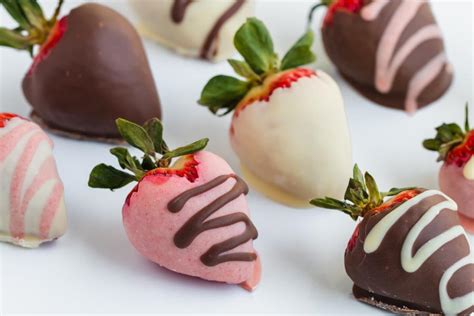 keto-chocolate-covered-strawberries-recipe-ketofocus image