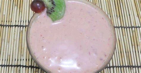 kiwi-grape-smoothie-just-plain-cooking image