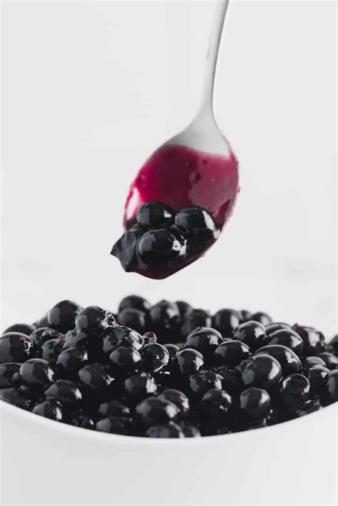 blueberry-sauce-fresh-or-frozen-berries-pancake image