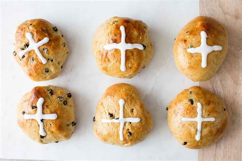 hot-cross-buns-recipe-simply image
