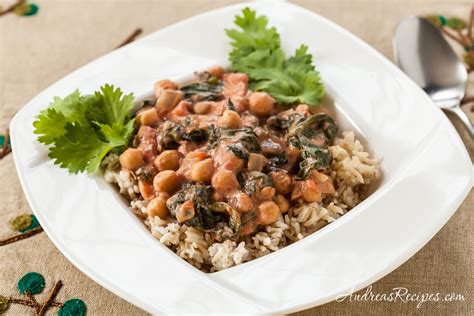 chickpea-curry-with-spinach-and-tomatoes-andrea image