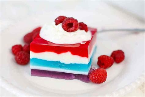how-to-make-layered-red-white-and-blue-jello-for-july-4th image
