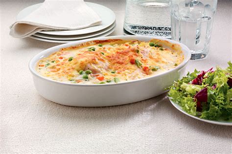 cheesy-chicken-and-rice-casserole-campbells-soup-uk image