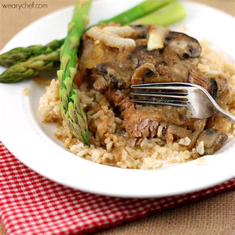 tender-cube-steak-and-gravy-recipe-weary-chef image