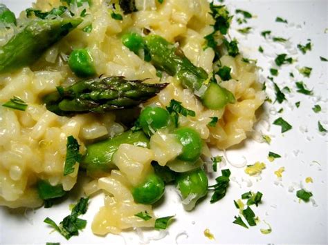 spring-risotto-risotto-with-asparagus-peas-parsley image