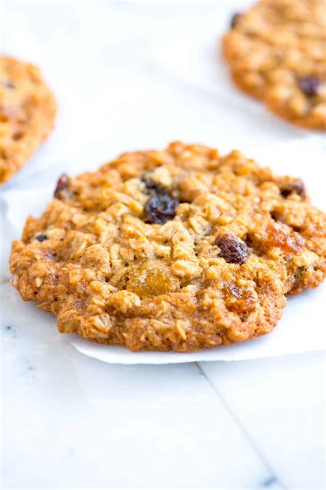 soft-and-chewy-oatmeal-raisin-cookies-inspired-taste image