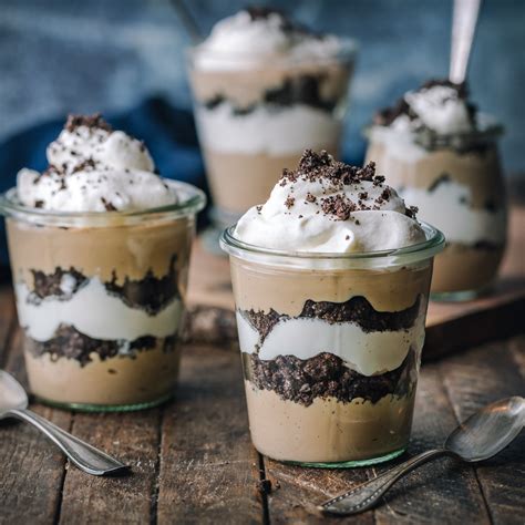 baileys-cookies-and-cream-parfaits-nerds-with-knives image