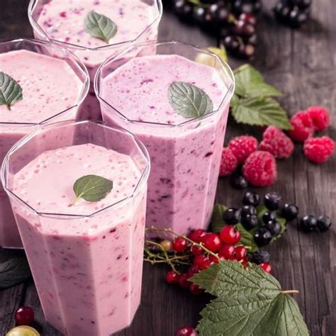 20-best-high-protein-smoothie-recipes-filling-protein image
