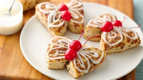 cinnamon-roll-butterflies-recipe-pillsburycom image