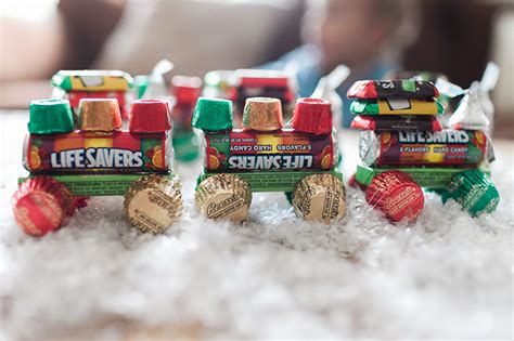 candy-trains-how-to-make-trains-with-candy image