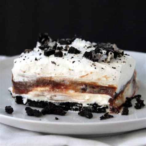 cookies-and-cream-layered-dessert-the-stay-at-home image