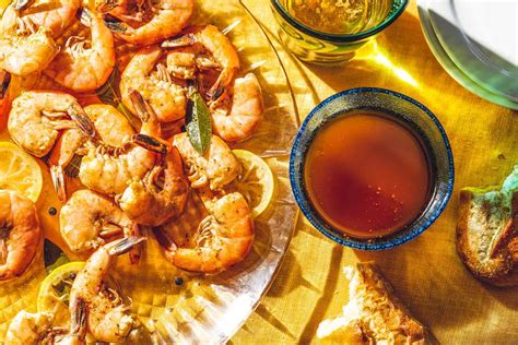 shrimp-boil-with-spicy-butter-sauce image