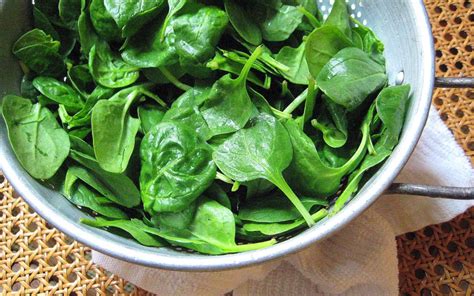 extreme-low-calorie-recipe-spinach-salad-52 image
