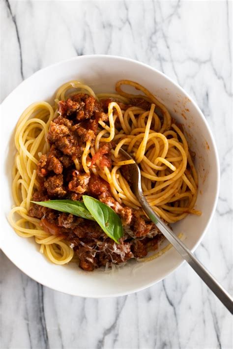 easy-spaghetti-with-meat-sauce-recipe-15-minute image