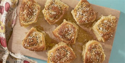 best-everything-bagel-bun-recipe-how-to-make image