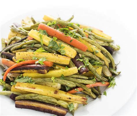 zaatar-roasted-carrots-and-green-beans-the-lemon image