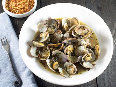 steamed-spicy-clams-honest-cooking image