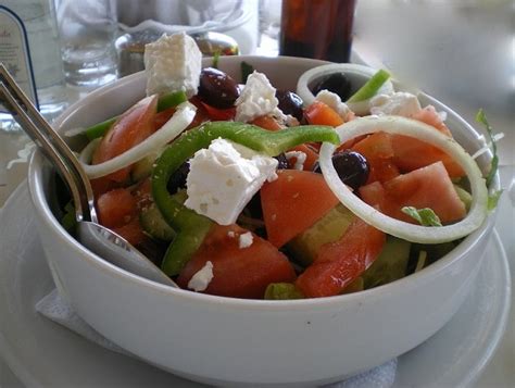 horiatiki-salata-greek-salad-kopiasteto-greek image