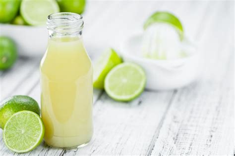 what-are-the-benefits-of-lime-juice-with-honey image
