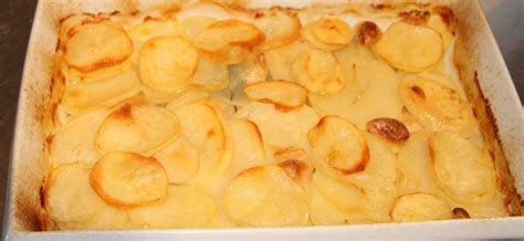 potatoes-gratin-with-garlic-a-french-tradition image