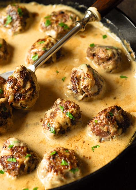 caramelized-onion-meatballs-in-sauce image