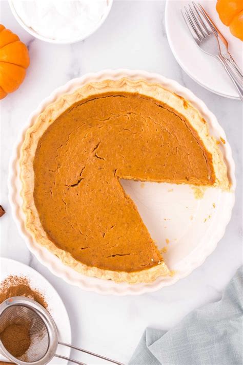 classic-pumpkin-pie-holiday-dessert-the-chunky-chef image