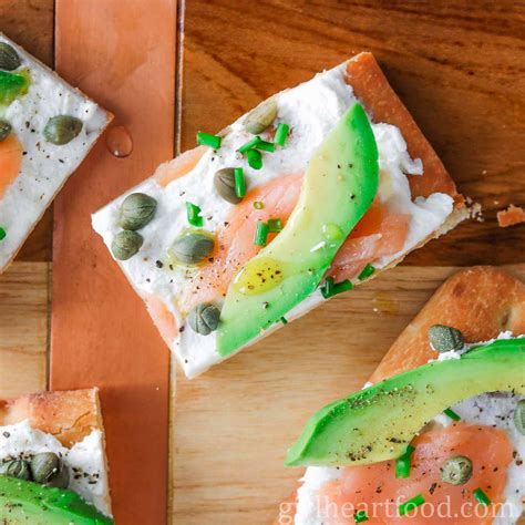 avocado-and-smoked-salmon-appetizer-on-flatbread image