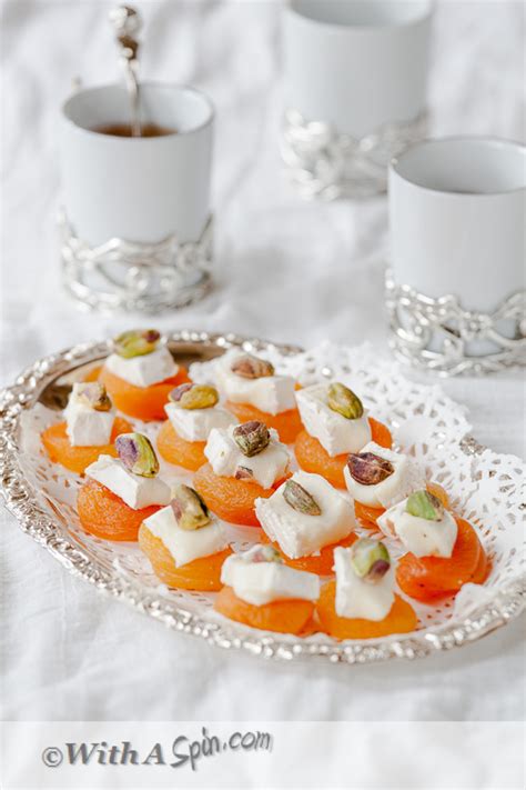 apricot-and-cheese-appetizer-easy-holiday-party-finger-food image