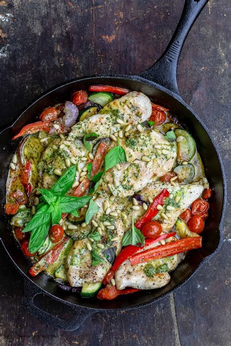 quick-pesto-chicken-recipe-with-vegetables-the image