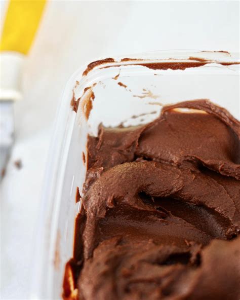 deep-dark-vegan-chocolate-ice-cream-with-aquafaba image