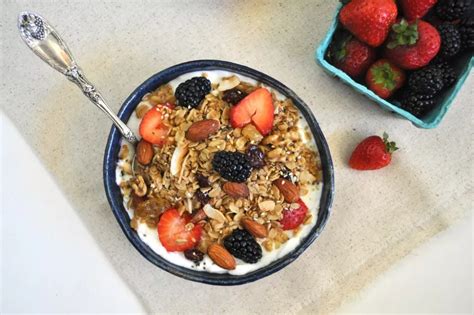 12-tasty-granola-recipes-that-put-the-oh-yeah-in-oats image