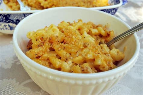 baked-macaroni-and-cheese-valeries-kitchen image
