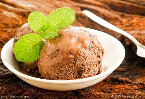 chocolate-velvet-ice-cream image
