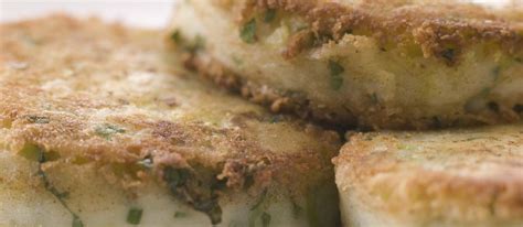 bubble-and-squeak-traditional-vegetable-dish-from image