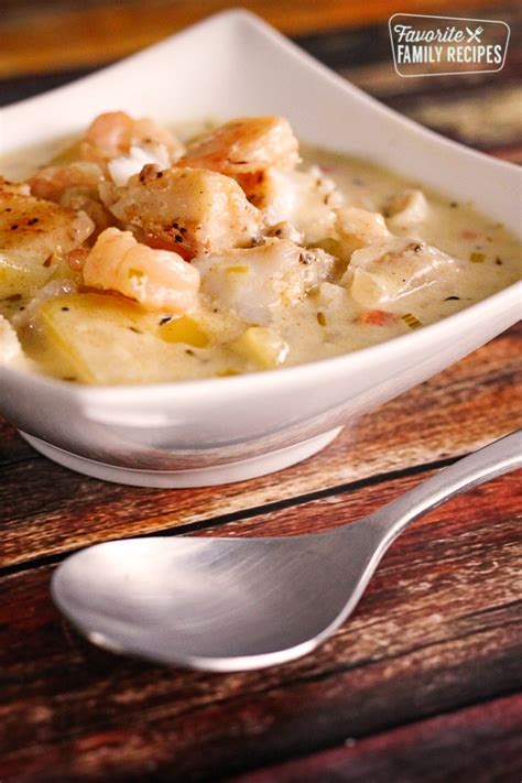 seafood-chowder-recipe-best-thick image