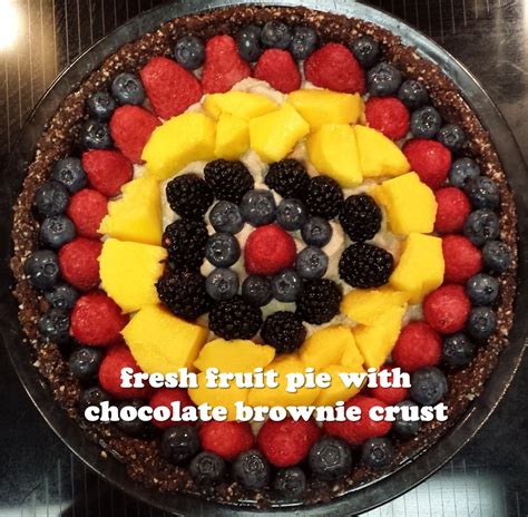 fresh-fruit-pie-with-chocolate-brownie-crust-valeries image