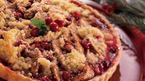 streusel-topped-cranberry-pear-tart-recipe-pillsburycom image
