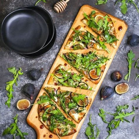 22-naan-pizza-recipes-that-make-speedy-weeknight image